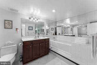 1515 S Arlington Ridge Rd in Arlington, VA - Building Photo - Building Photo