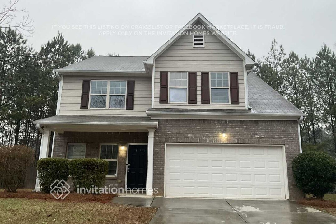 2455 Valley Creek Dr in Lithia Springs, GA - Building Photo