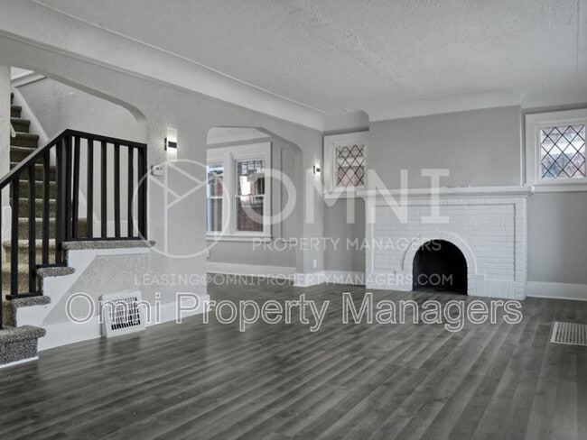 15784 Kentucky St in Detroit, MI - Building Photo - Building Photo