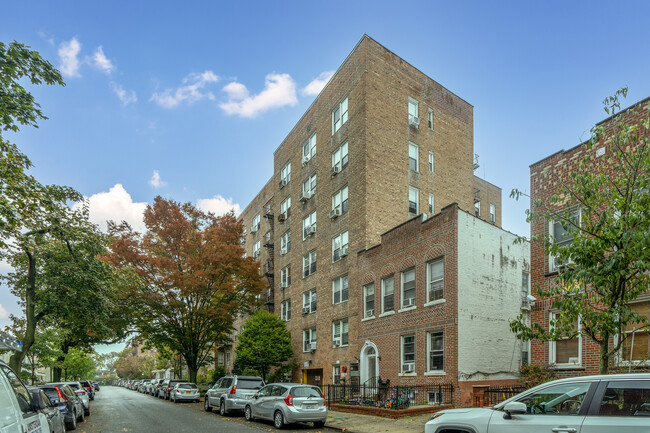 759 East 10Th Street in Brooklyn, NY - Foto de edificio - Building Photo