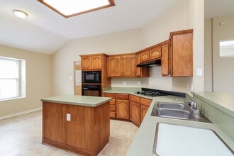 1554 Cardigan Ln in Lancaster, TX - Building Photo - Building Photo