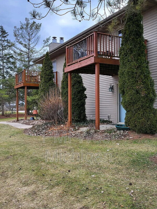 property at 5852 Shaw St