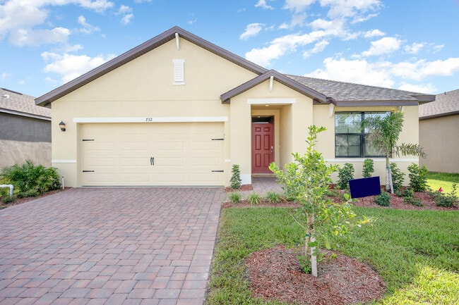 732 Acadia Ct SE in Palm Bay, FL - Building Photo - Building Photo