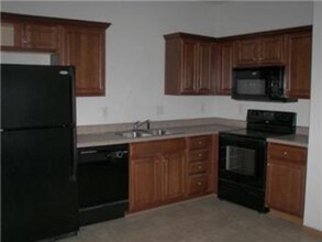 1640 SW Madison St in Lee's Summit, MO - Foto de edificio - Building Photo