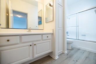 Tuscany Apartments in Los Angeles, CA - Building Photo - Building Photo