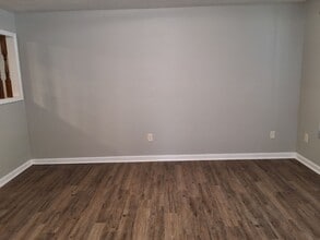 1800 Preston St in Radcliff, KY - Building Photo - Building Photo