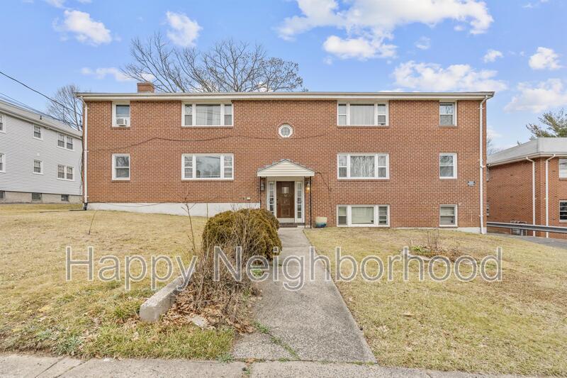 32 Dean Dr in New Britain, CT - Building Photo