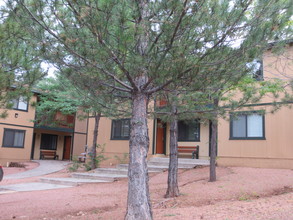 Wavertree Apartments in Flagstaff, AZ - Foto de edificio - Building Photo