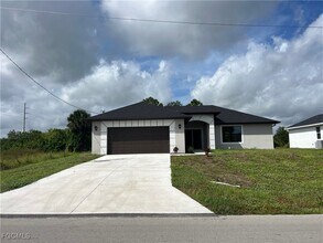 1302 Sunniland Blvd in Lehigh Acres, FL - Building Photo - Building Photo