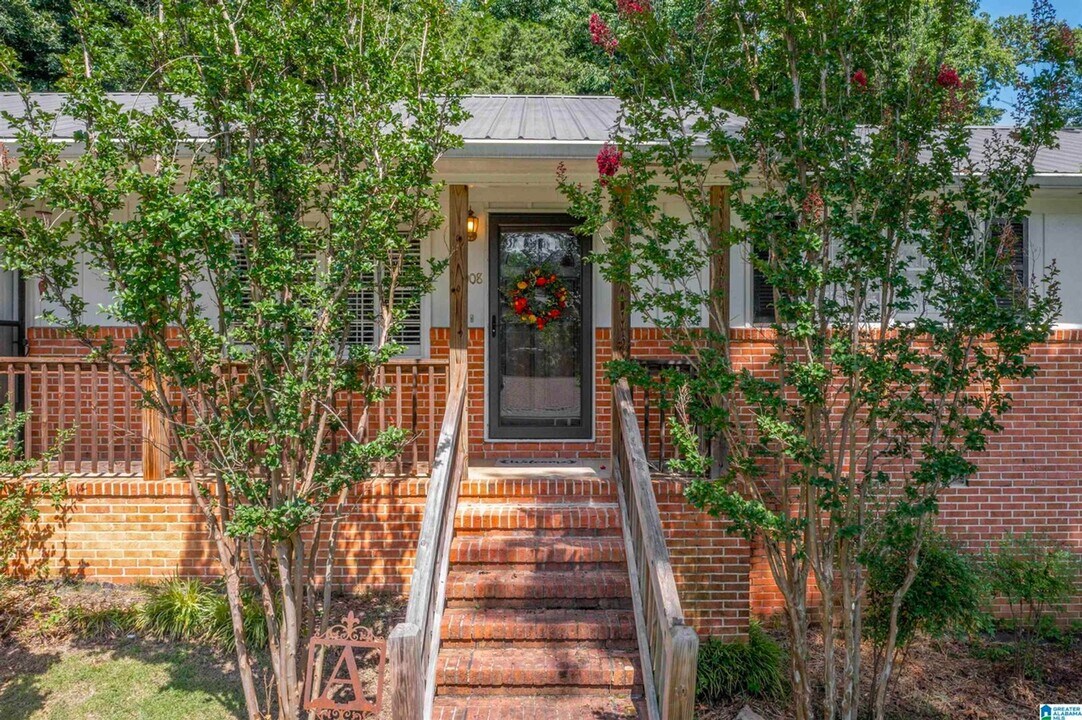 1008 9th Ave NE in Jacksonville, AL - Building Photo