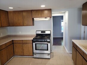 1809 Galilee Ave in Zion, IL - Foto de edificio - Building Photo