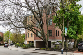 20 Englewood Ave in Brookline, MA - Foto de edificio - Building Photo