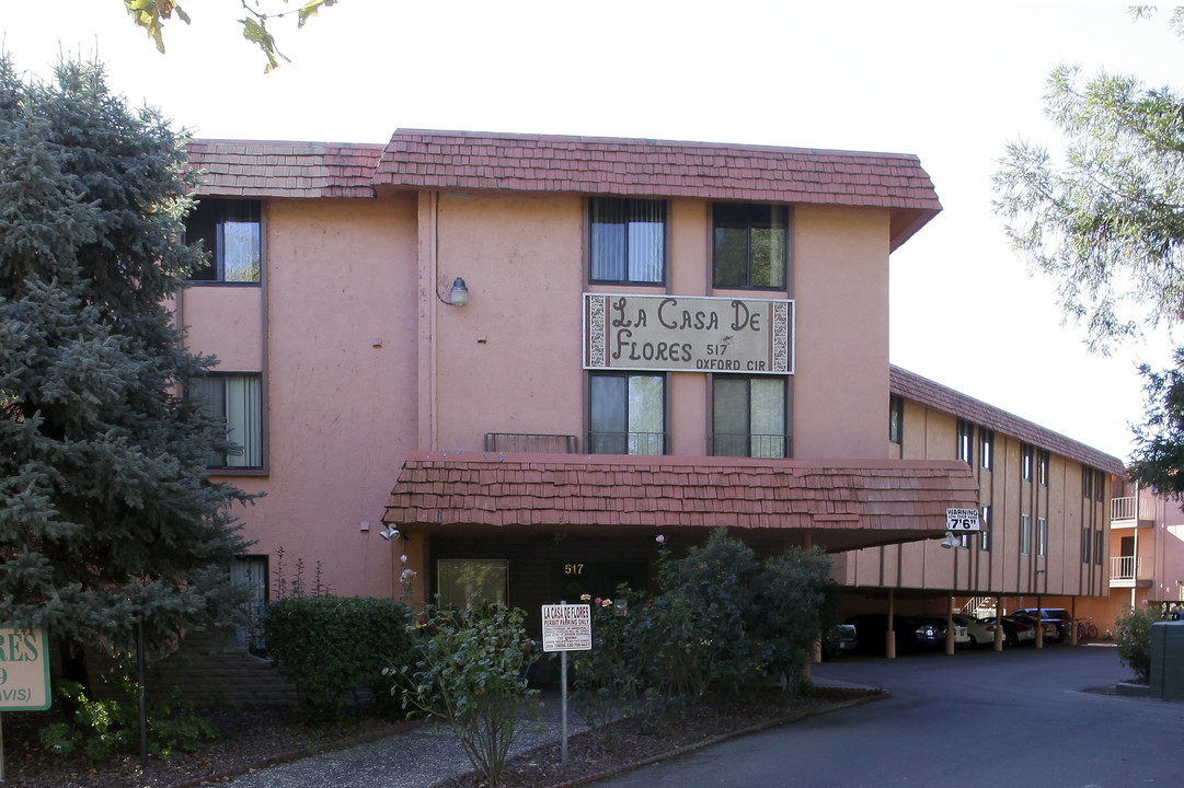 La Casa de Flores in Davis, CA - Building Photo