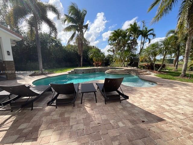 352 King Fisher Dr in Jupiter, FL - Building Photo