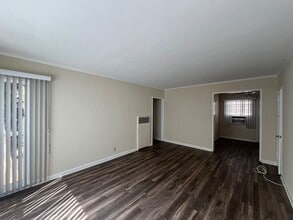 132 N Maple St in Burbank, CA - Building Photo - Building Photo