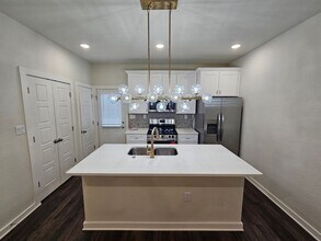 810 S Walters St in San Antonio, TX - Building Photo - Building Photo