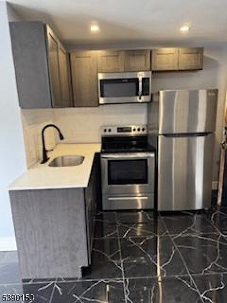 336 E Westfield Ave in Roselle Park, NJ - Building Photo