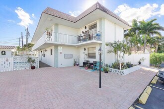 560 SE 23rd Ave in Pompano Beach, FL - Building Photo - Building Photo