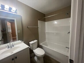 108 Sorrento Villa in Springfield, IL - Building Photo - Building Photo