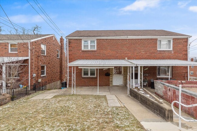 3209 Glendale Ave in Pittsburgh, PA - Foto de edificio - Building Photo
