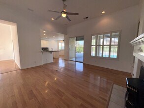 553 W Fallbrook Ave in Clovis, CA - Building Photo - Building Photo