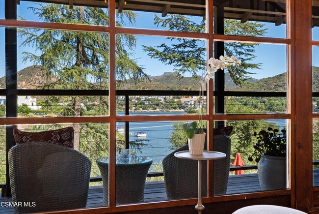 property at 141 Lake Sherwood Dr