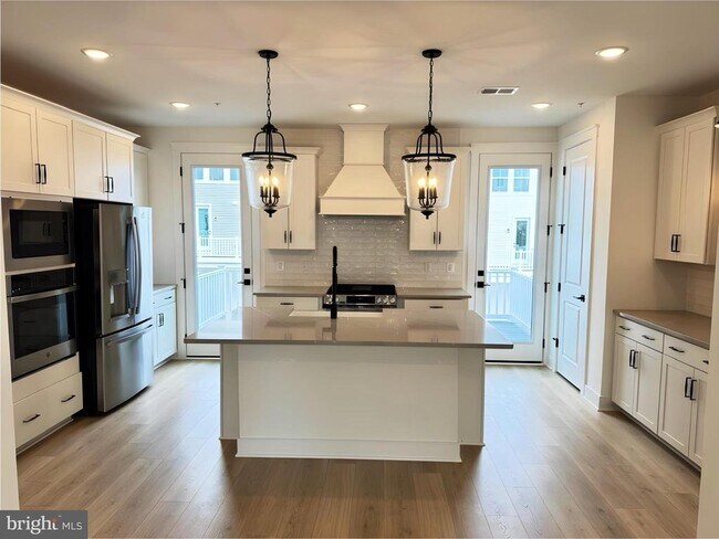 1877 Shookstown Rd in Frederick, MD - Building Photo - Building Photo