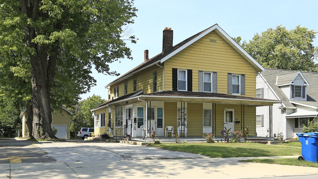 415 E Erie St in Painesville, OH - Building Photo - Building Photo