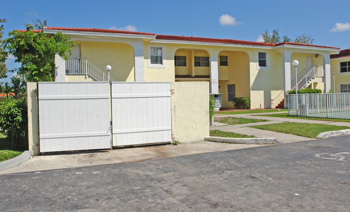 Normandy Terrace Apartments in Coral Springs, FL - Building Photo