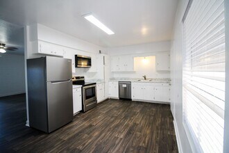Town & Country Apartments in Mesa, AZ - Building Photo - Interior Photo