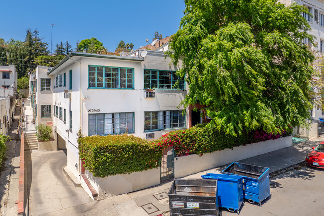 2017 Argyle Ave in Los Angeles, CA - Foto de edificio - Building Photo