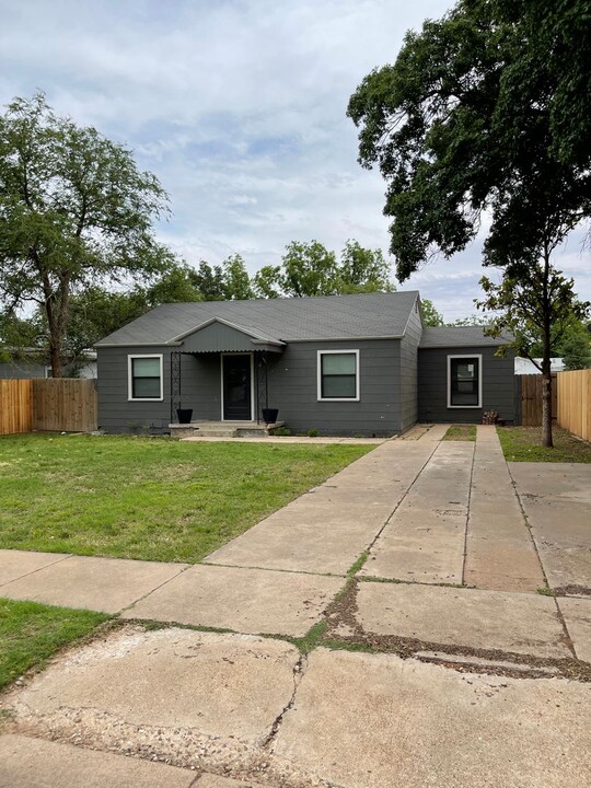 3617 26th St in Lubbock, TX - Building Photo