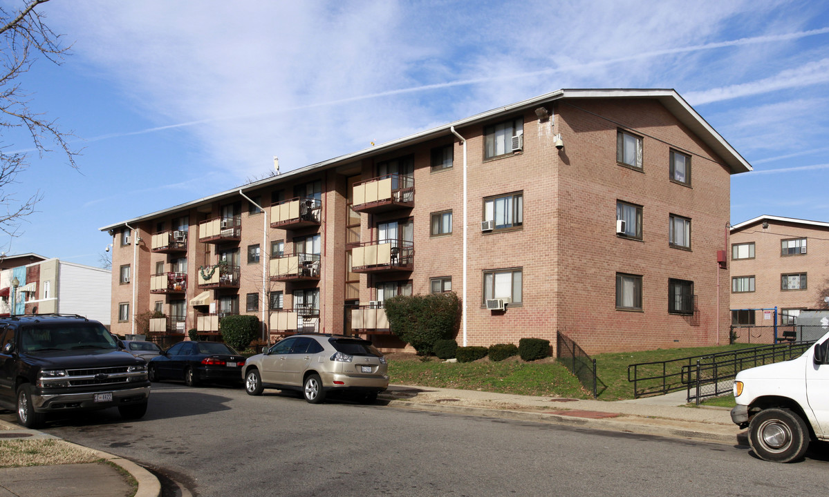 Park Morton Apartments in Washington, DC - Building Photo