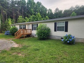 864 Perry Rd in Troutman, NC - Building Photo