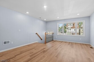 142 N 15th St in East Orange, NJ - Building Photo - Building Photo