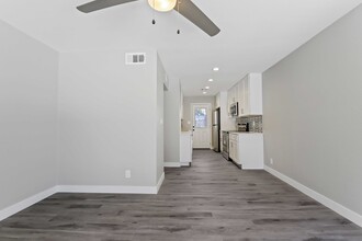 Medlock Place in Phoenix, AZ - Foto de edificio - Building Photo