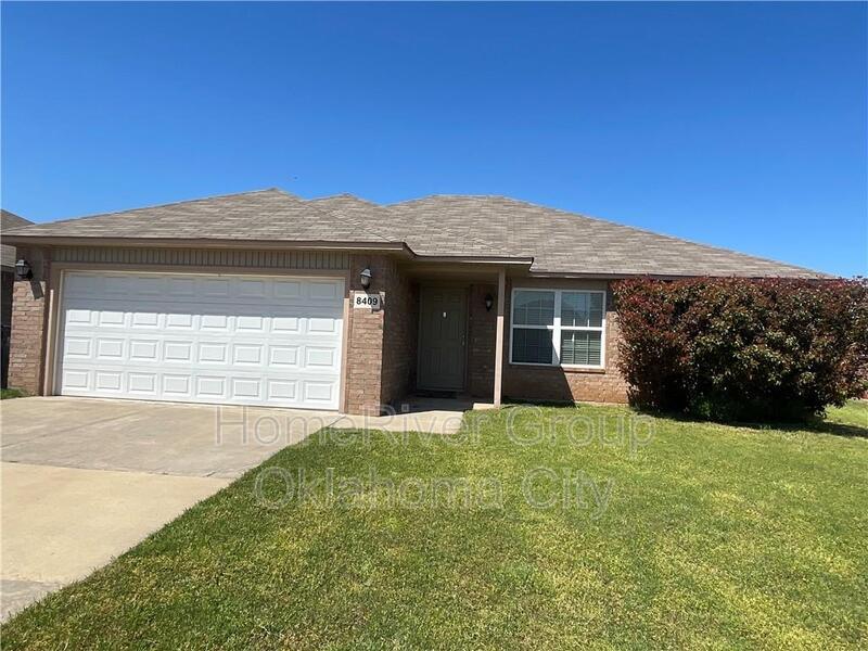 8409 SW 49th Cir in Oklahoma City, OK - Building Photo