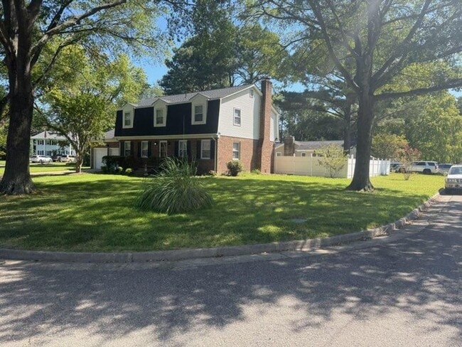 property at 7 Bannister Ct