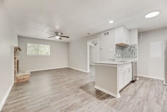 Springhollow Apartments in Dallas, TX - Building Photo - Building Photo