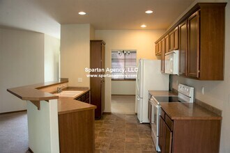 912 Grinnell Ave SW in Orting, WA - Building Photo - Building Photo