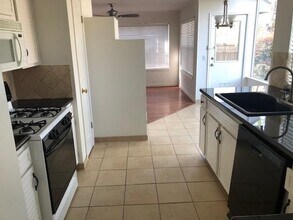 8412 Cornerwood Dr in Austin, TX - Building Photo - Building Photo