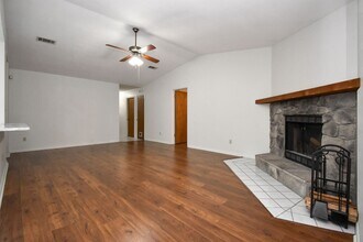 3737 NW 59th Pl in Gainesville, FL - Building Photo - Building Photo