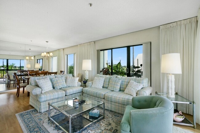 3000 Presidential Way in West Palm Beach, FL - Building Photo - Building Photo