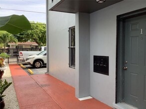 420 NW 11th Ave, Unit 1 in Miami, FL - Building Photo - Building Photo
