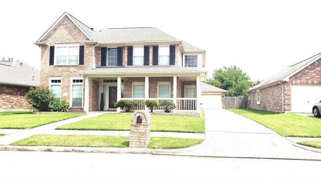 property at 1826 Pinewood Ct Dr