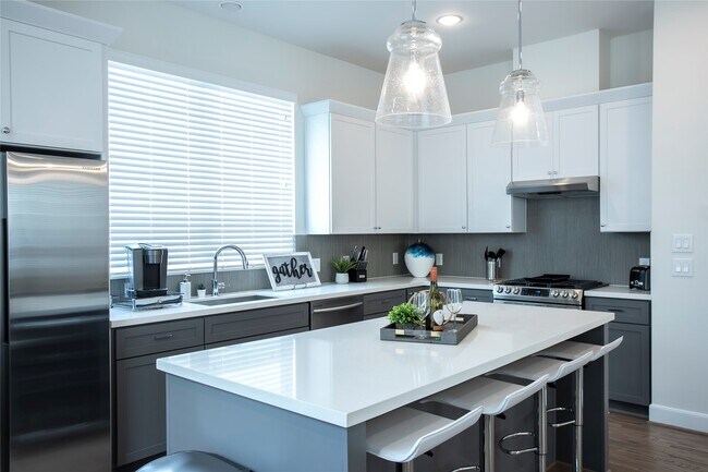 property at 2713 EaDo Edge Ct