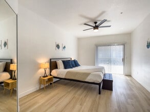 14201 N 70th Way in Scottsdale, AZ - Foto de edificio - Building Photo