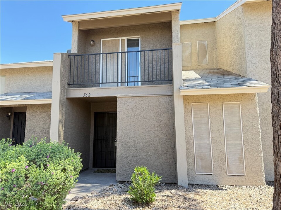 562 Sellers Pl in Henderson, NV - Foto de edificio