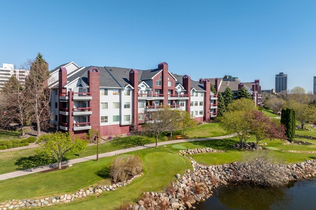 Village Homes at Centennial Lakes in Minneapolis, MN - Building Photo - Building Photo