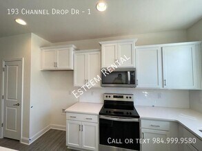 193 Channel Drop Dr in Clayton, NC - Building Photo - Building Photo